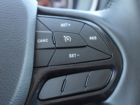 Used 2019 Jeep Cherokee Latitude Plus AWD/4WD image 26