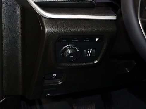 Used 2022 Jeep Grand Cherokee Limited 4xe image 28