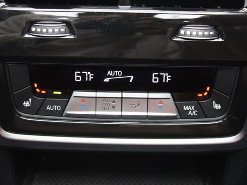 Used 2023 BMW X7 xDrive40i w/ Executive Package image 37