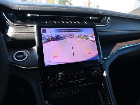 New 2025 Jeep Grand Cherokee Overland image 20