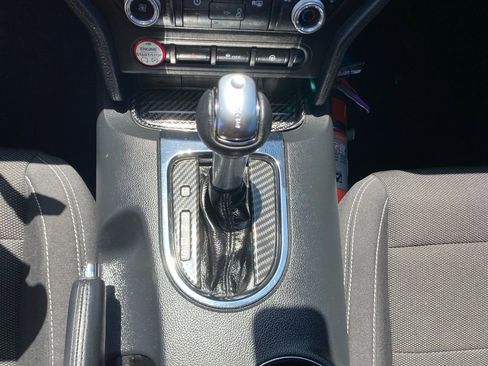 Used 2017 Ford Mustang Coupe RWD image 25