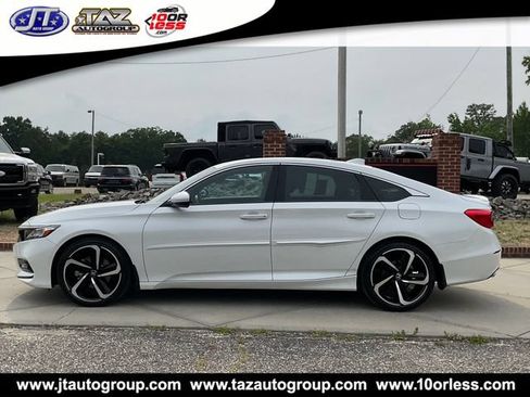Used 2018 Honda Accord Sport image 4