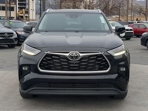 Used 2024 Toyota Highlander Limited AWD/4WD image 12