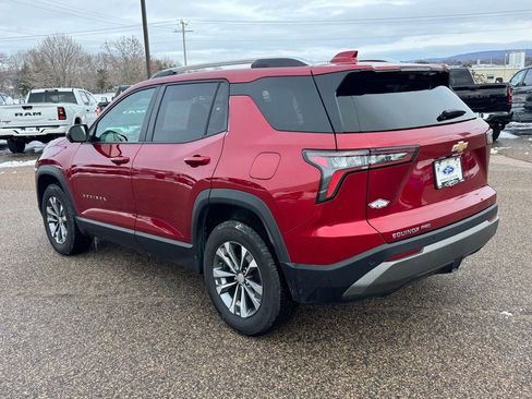 Used 2025 Chevrolet Equinox LT w/ Convenience Package II image 3