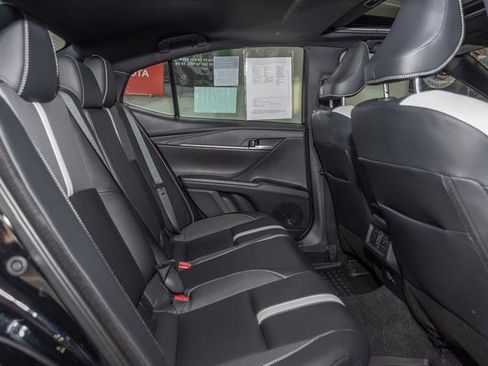 Used 2025 Toyota Camry SE image 21