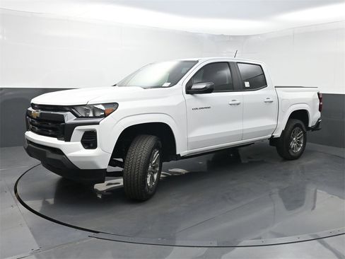 Used 2024 Chevrolet Colorado LT w/ LT Convenience Package image 20
