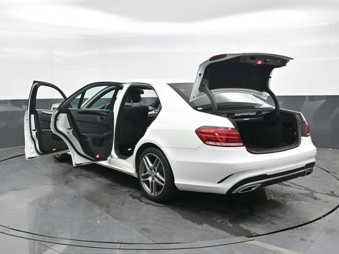 Used 2016 Mercedes-Benz E 350 4MATIC Sedan image 46