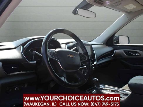 Used 2020 Chevrolet Traverse LT w/ Driver Confidence II Package image 11