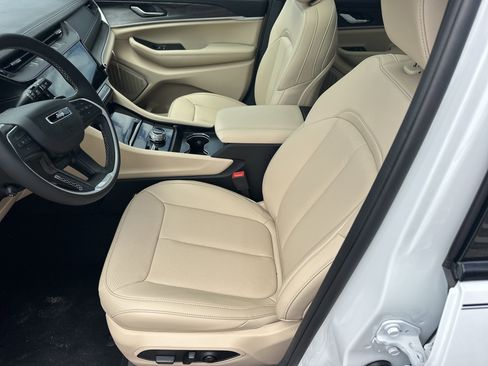 New 2026 Jeep Grand Cherokee L Limited AWD/4WD image 19