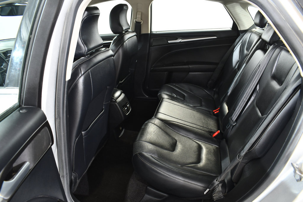 Used 2019 Ford Fusion Titanium AWD/4WD image 16