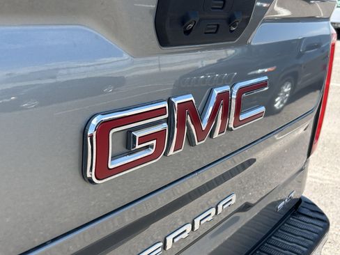 Used 2025 GMC Sierra 1500 SLT AWD/4WD image 10