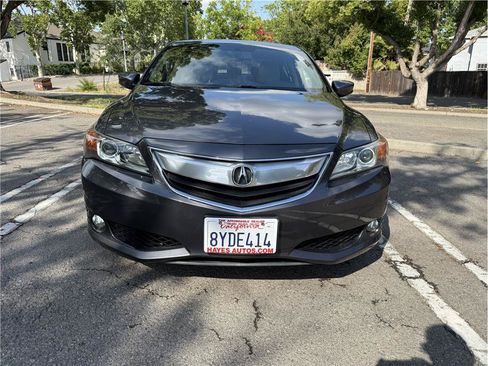 Used 2015 Acura ILX w/ Technology Package FWD image 2