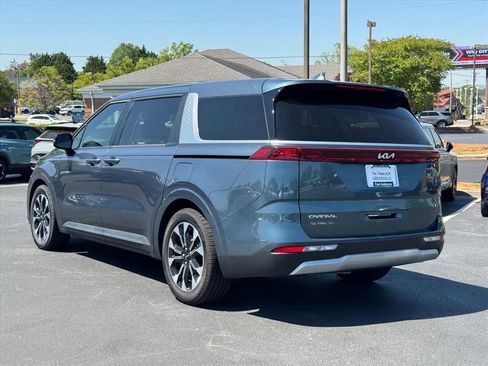 Used 2024 Kia Carnival EX FWD image 5
