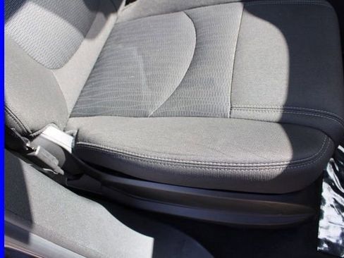 Used 2017 Chevrolet Traverse LT FWD image 18