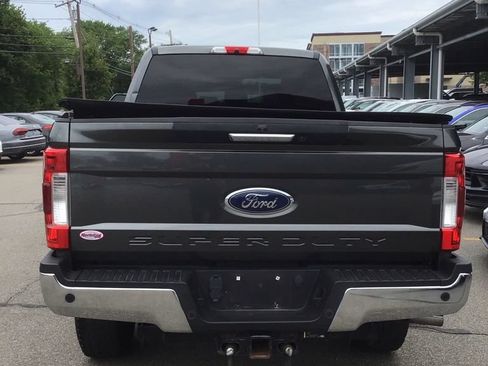 Used 2019 Ford F250 XLT w/ XLT Premium Package AWD/4WD image 4