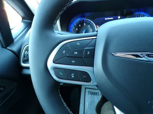 New 2026 Chrysler Pacifica Select image 19