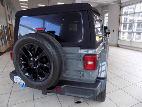 Certified 2022 Jeep Wrangler Unlimited Sahara AWD/4WD image 9