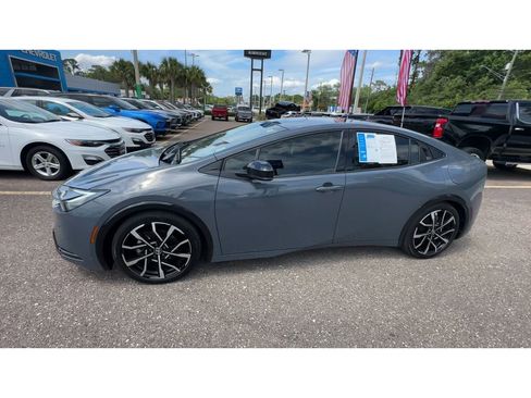 Used 2025 Toyota Prius Plug-In Hybrid FWD image 6