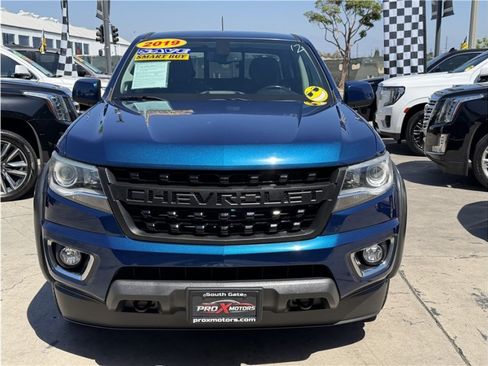 Used 2019 Chevrolet Colorado Z71 AWD/4WD image 2