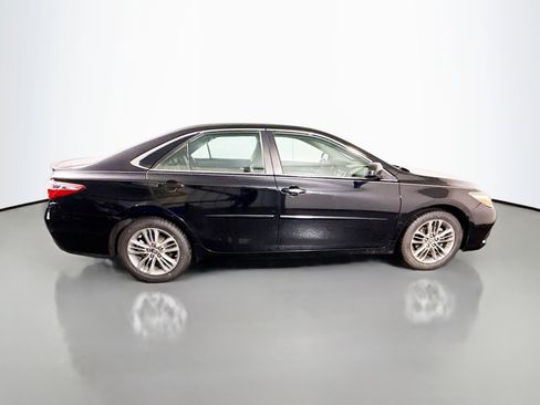 Used 2016 Toyota Camry SE image 11