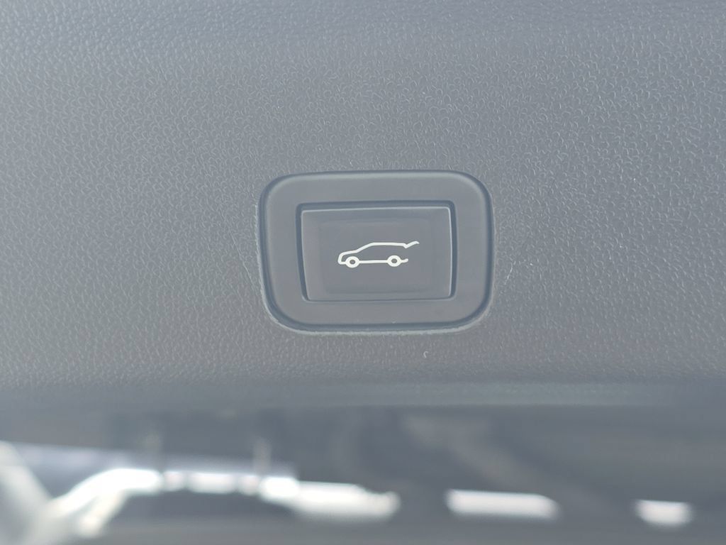Used 2024 Chevrolet Tahoe High Country AWD/4WD image 17