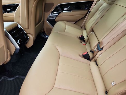 New 2026 Land Rover Range Rover SE AWD/4WD image 5