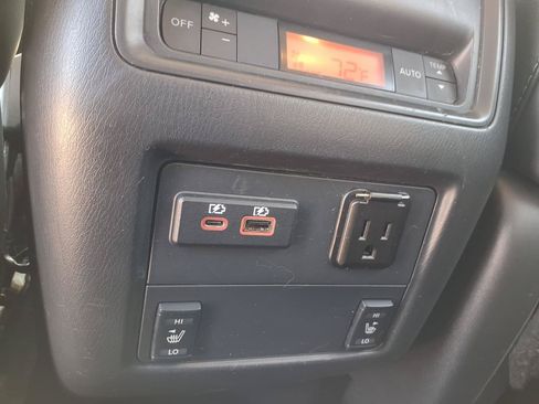 Used 2019 Nissan Pathfinder SL AWD/4WD image 24