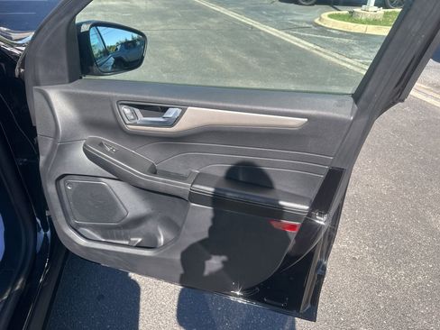 Used 2022 Ford Escape SEL AWD/4WD image 9