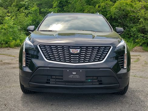 Used 2022 Cadillac XT4 Luxury w/ Cold Weather Package AWD/4WD image 2