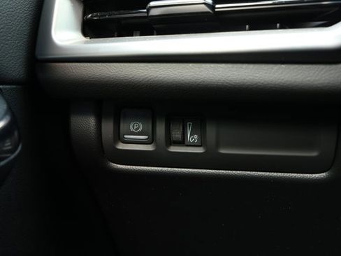 Used 2024 Cadillac XT4 Premium Luxury image 16