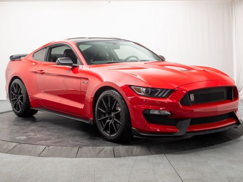 Used 2016 Ford Mustang Shelby GT350 w/ Technology Package image 9