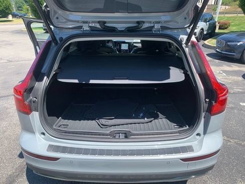 Used 2024 Volvo V60 B5 Cross Country Plus w/ Climate Package AWD/4WD image 19