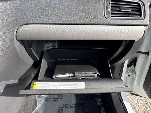 Used 2018 Volkswagen Jetta SE FWD image 38