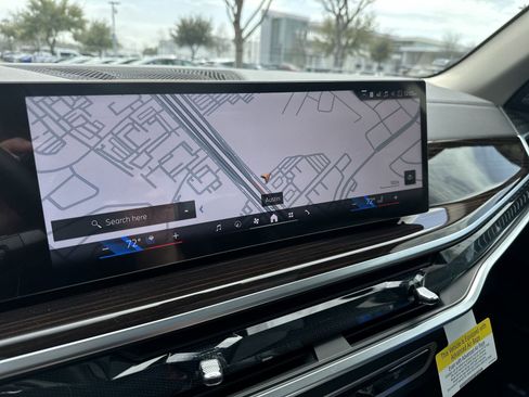 Certified 2025 BMW X7 xDrive40i w/ Premium Package image 27