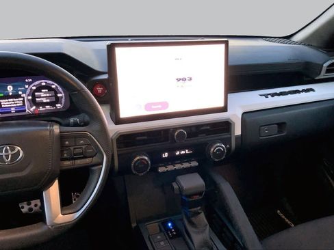 Used 2024 Toyota Tacoma TRD Sport RWD image 7