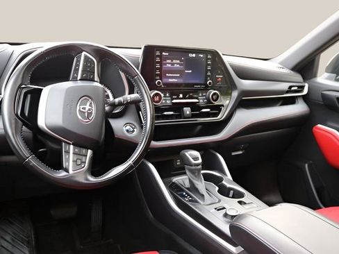 Used 2022 Toyota Highlander XSE image 14
