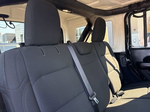 Used 2019 Jeep Wrangler Unlimited Sport S image 27