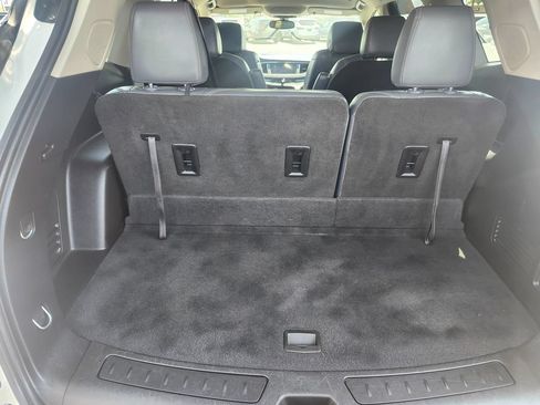 Used 2020 Buick Enclave Essence w/ Sound and Sites Package FWD image 32