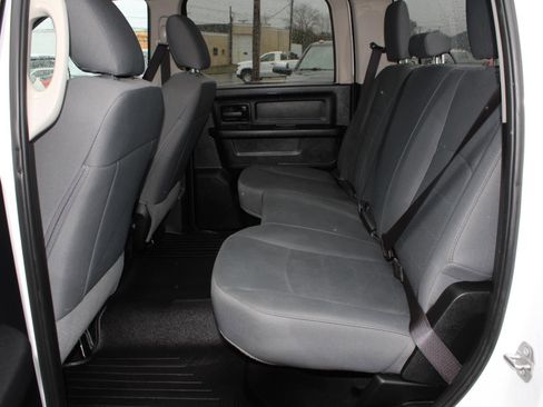 Used 2018 RAM 2500 Tradesman w/ Chrome Appearance Group AWD/4WD image 16