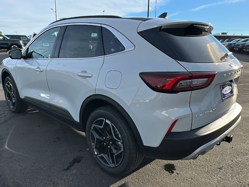 New 2026 Ford Escape Platinum w/ Premium Technology Package AWD/4WD image 5