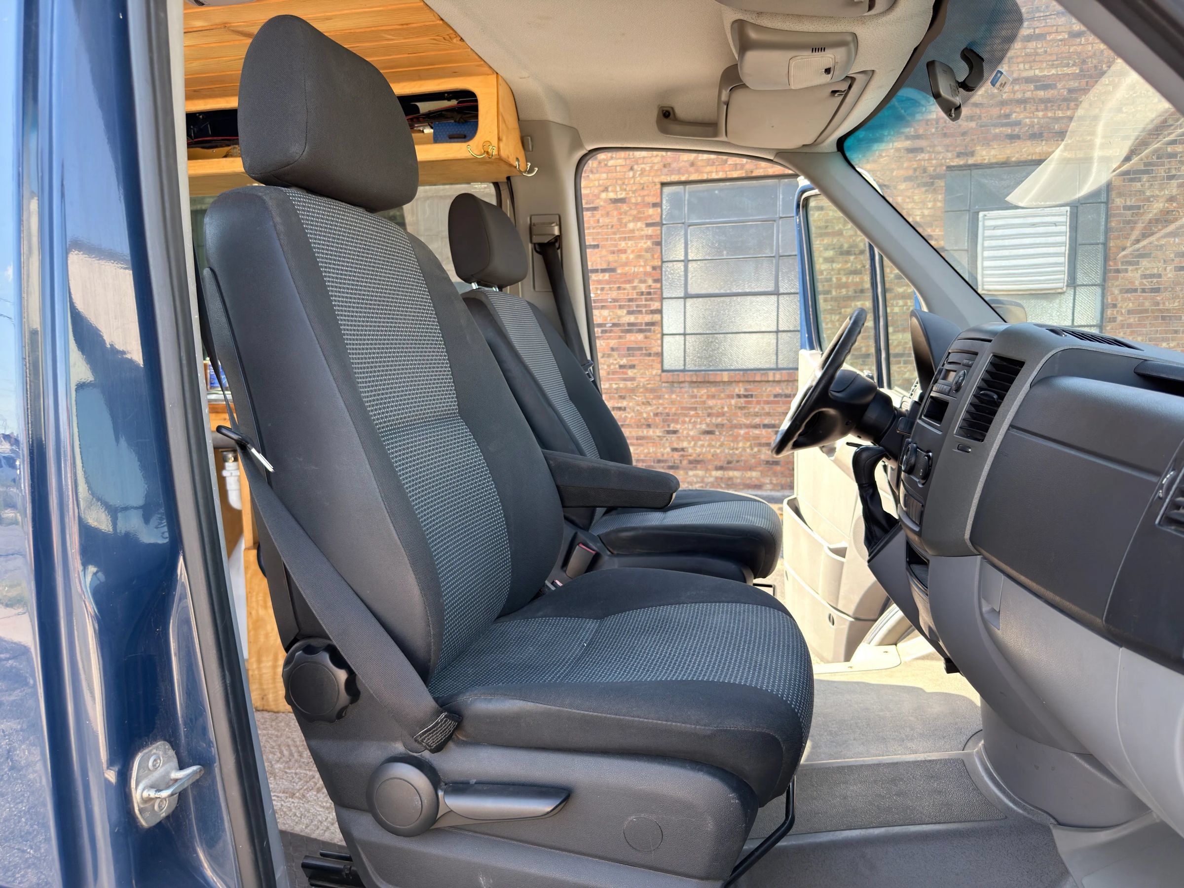Used 2012 Mercedes-Benz Sprinter 2500 image 27