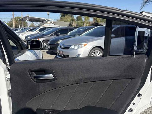Used 2015 Dodge Charger SXT RWD image 12