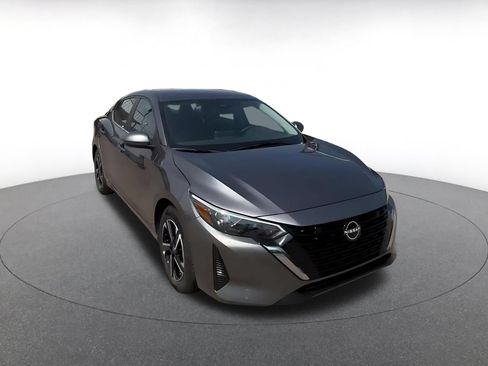 Used 2025 Nissan Sentra SV FWD image 3