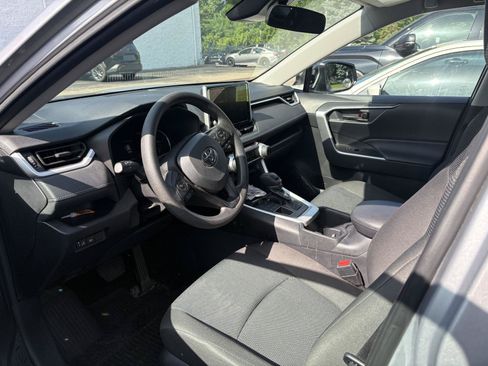 Used 2025 Toyota RAV4 LE AWD/4WD image 7