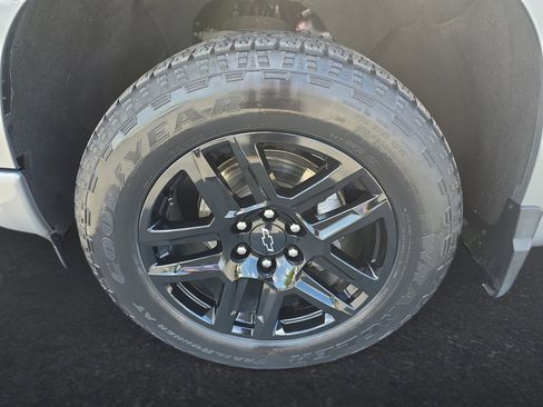 Used 2023 Chevrolet Silverado 1500 RST w/ Z71 Off-Road Package AWD/4WD image 18