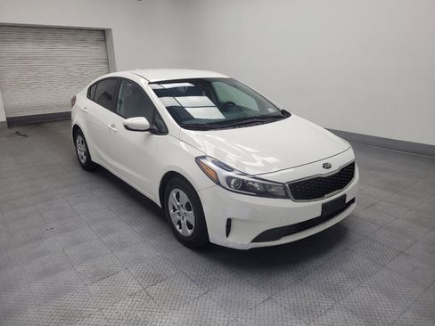 Used 2017 Kia Forte LX FWD image 13