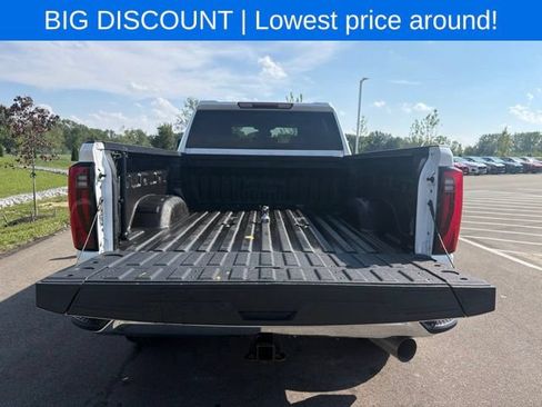 Used 2024 GMC Sierra 3500 SLT w/ SLT Convenience Package AWD/4WD image 16