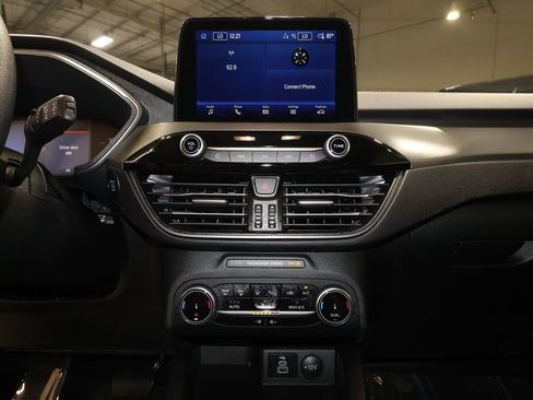 Used 2025 Ford Escape Active AWD/4WD image 16