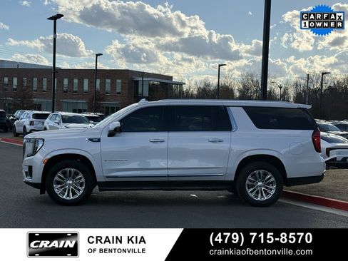 Used 2021 GMC Yukon XL SLT w/ SLT Premium Package image 4