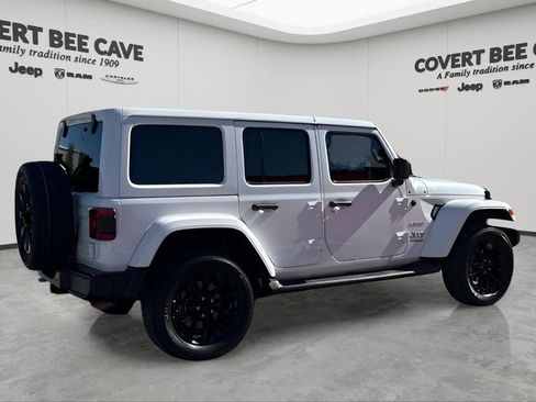 Used 2022 Jeep Wrangler Unlimited Sahara 4xe image 10
